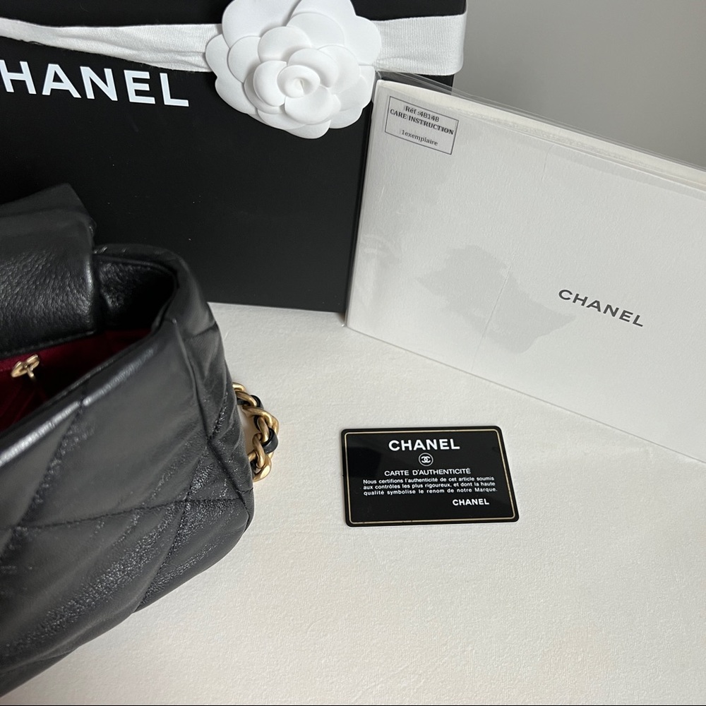 🖤 SOLD🖤 Chanel 19 small bag - Picture 10 of 13